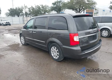 2015 Chrysler Town & Country Touring z USA, uszkodzony, nr VIN 2C4RC1BG2FR755812